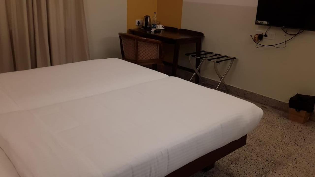 Hanu Reddy Residences - Nawab Habibullah Avenue Chennai Extérieur photo